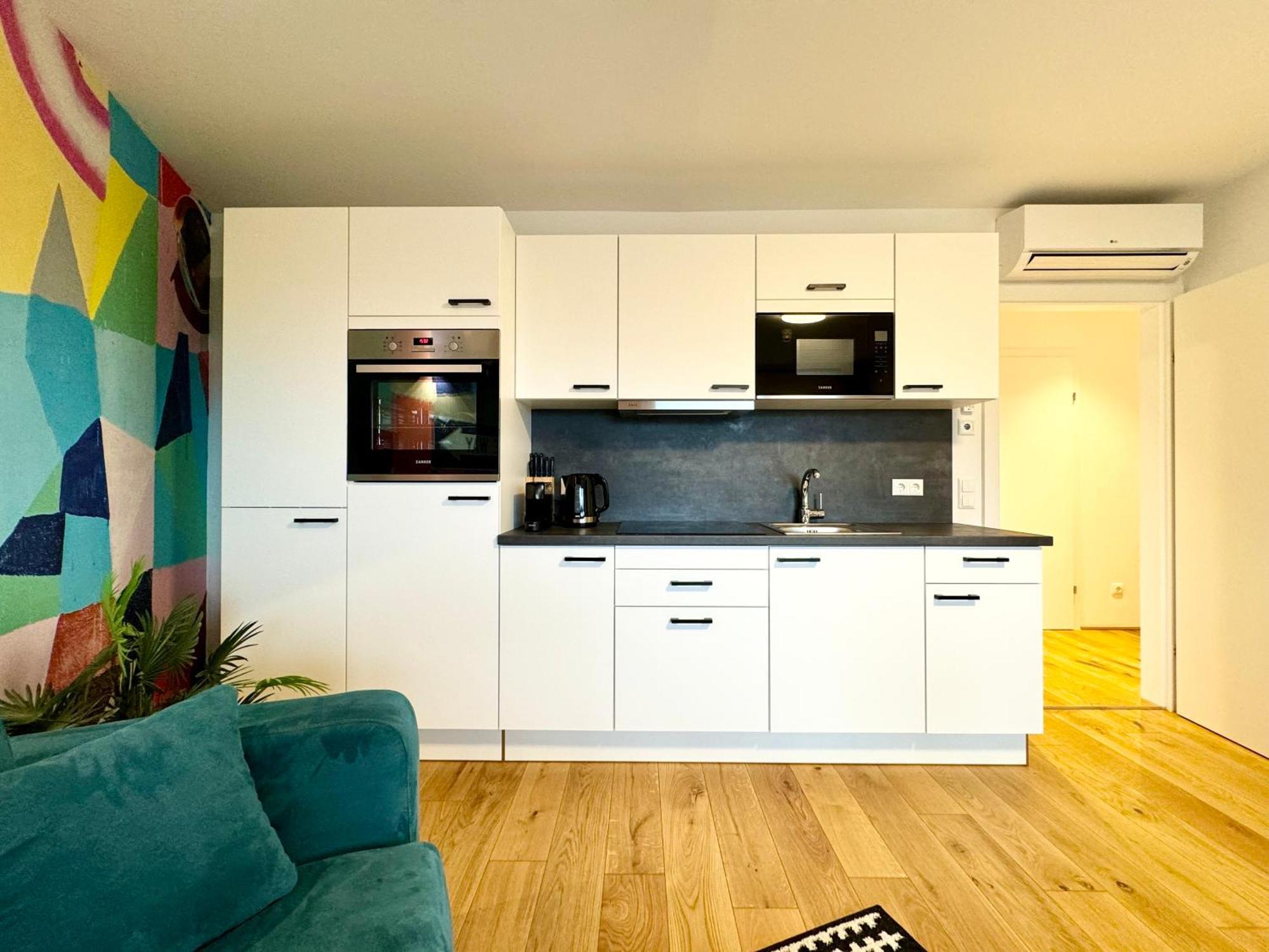 Kreative Wohnung Mit Balkon Viena Exterior foto