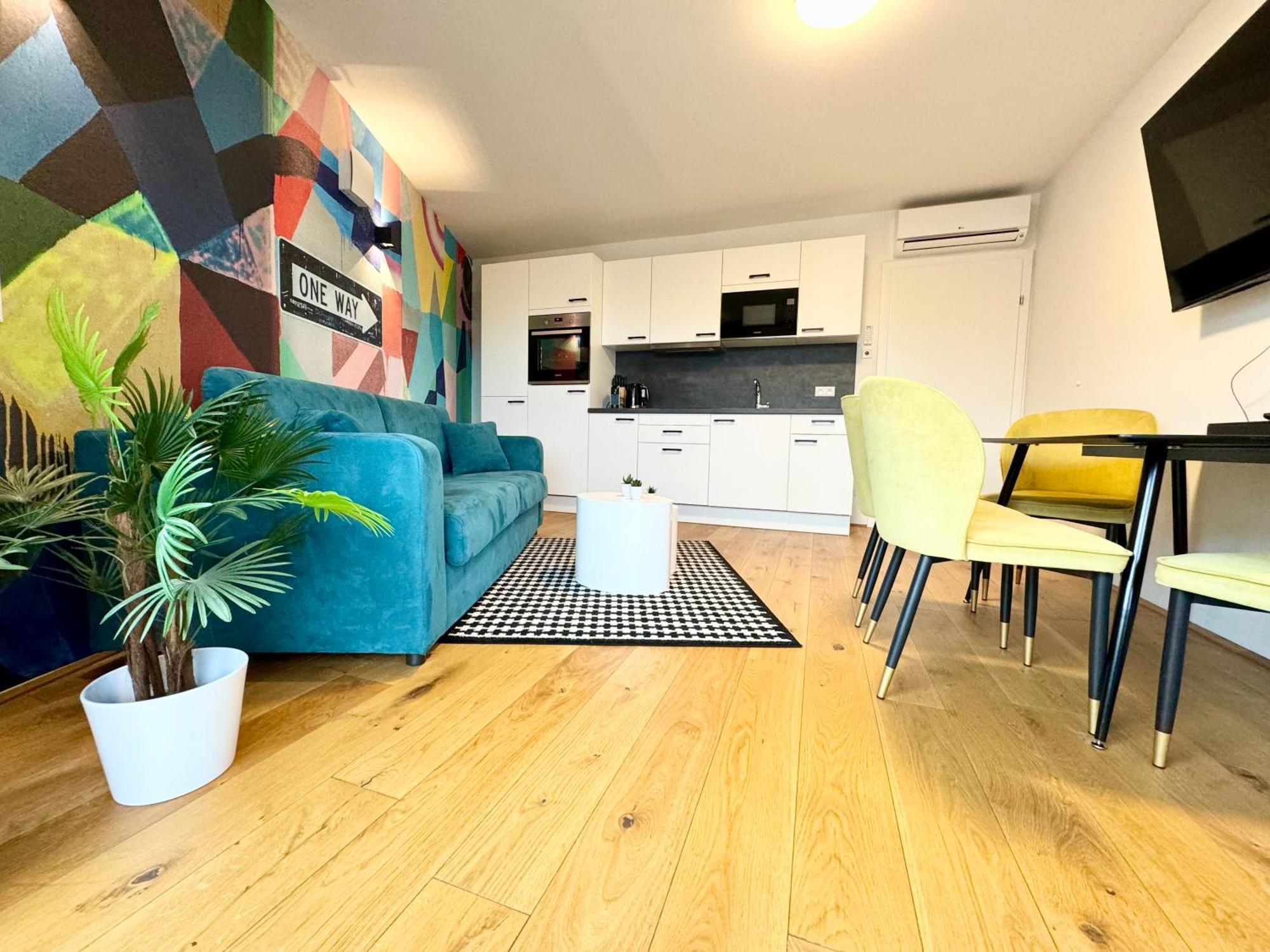 Kreative Wohnung Mit Balkon Viena Exterior foto